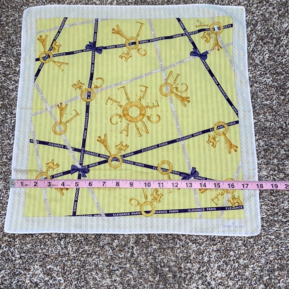 Elegance Paris vintage scarf handkerchief pocket square - Picture 3 of 3